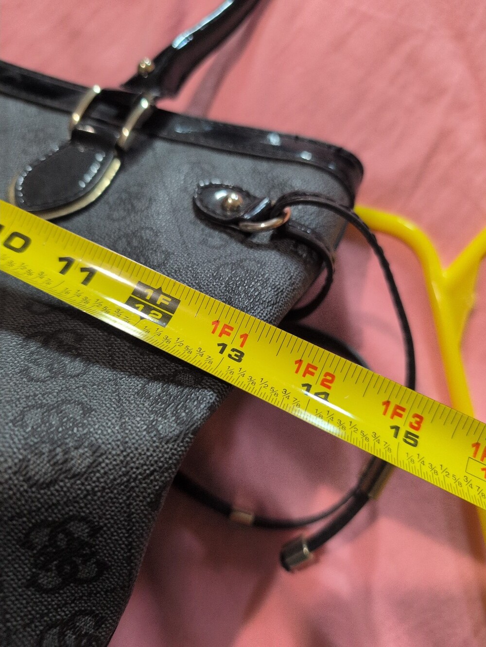 Guess Purse - Picture 9 of 10